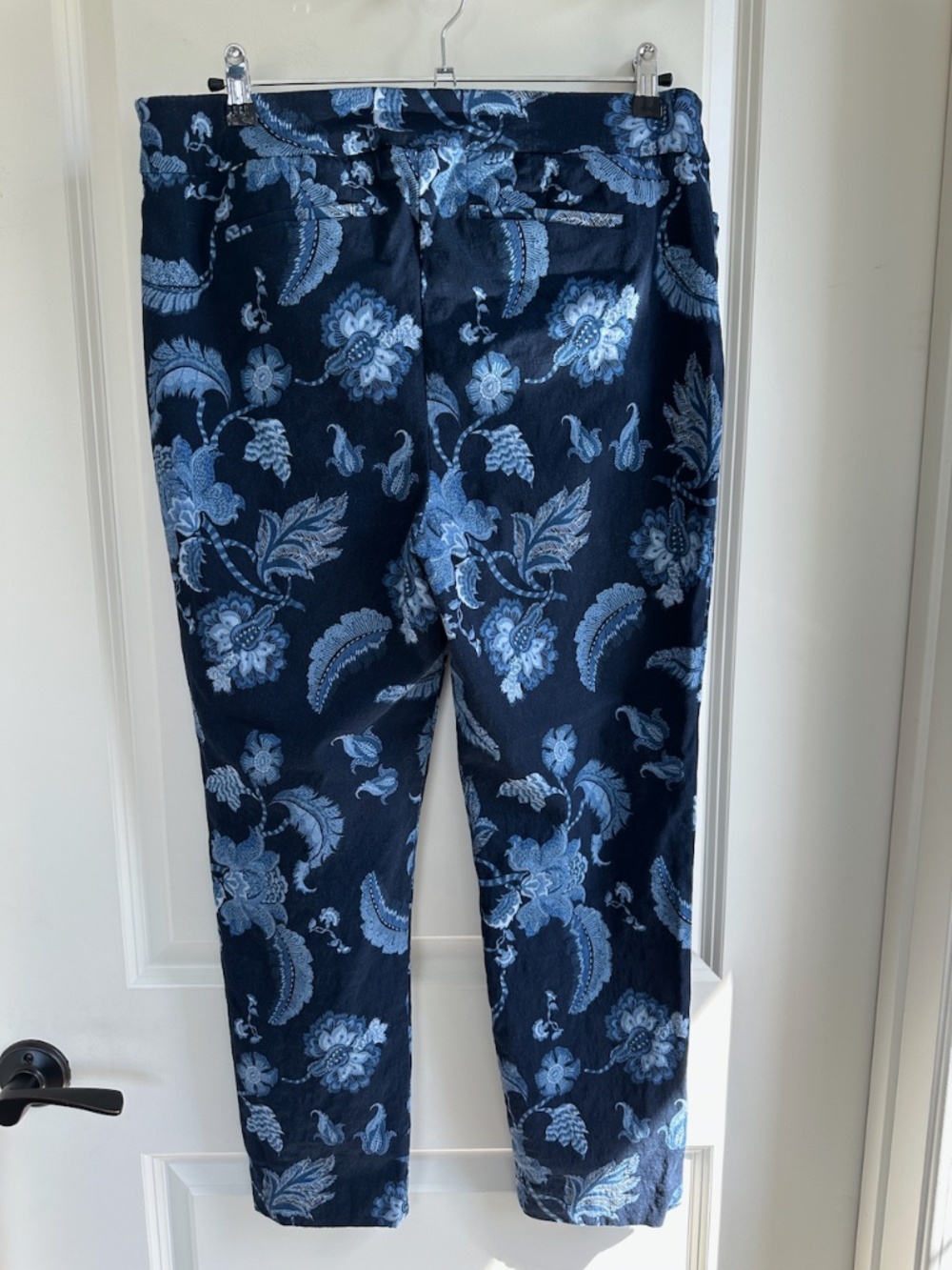 Chico's Brigitte Ankle Pants Navy & Light Blue Floral 2R  S 12/L